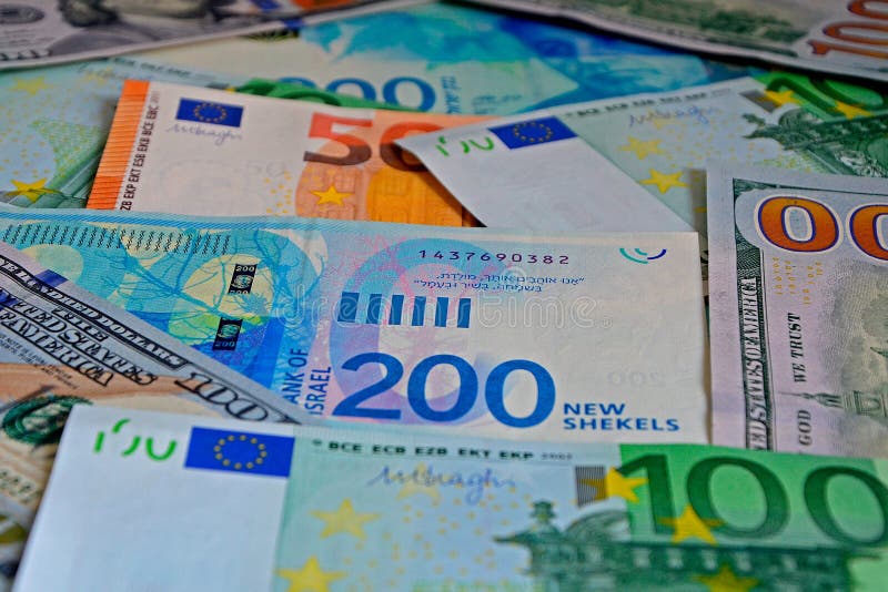 Nowe serie Izraeliccy sykle euro i USA dolary, Pieniądze tło, rachunki 50, 100, 200, zbliżenie, Selekcyjna ostrość obrazy royalty free Nowe serie Izraeliccy sykle euro i USA dolary, Pieniądze tło, rachunki 50, 100, 200, zbliżenie, Selekcyjna ostrość obrazy royalty free