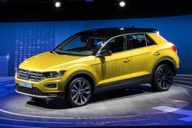 Nowego wolkswagena Roc SUV 2018 ścisły samochód zdjęcia royalty free Nowego wolkswagena Roc SUV 2018 ścisły samochód zdjęcia royalty free