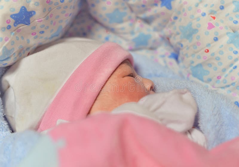 Nowonarodzone dziecko zdjęcia stock