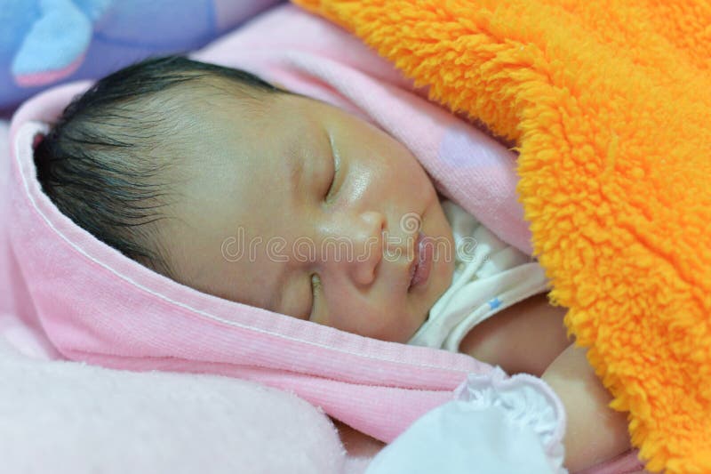 Nowonarodzony dziecko sen zdjęcie royalty free