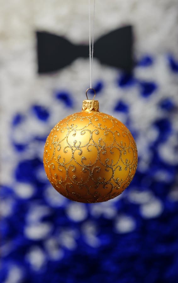 Noël et la nouvelle année joue des décorations sur le fond vibrant de scintillement photographie stock Noël et la nouvelle année joue des décorations sur le fond vibrant de scintillement photographie stock