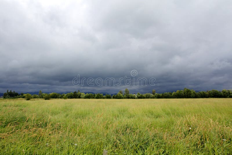 Nuages de pluie photographie stock Nuages de pluie photographie stock