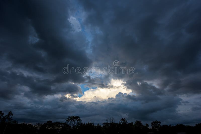 Nuages de tempête image libre de droits Nuages de tempête image libre de droits