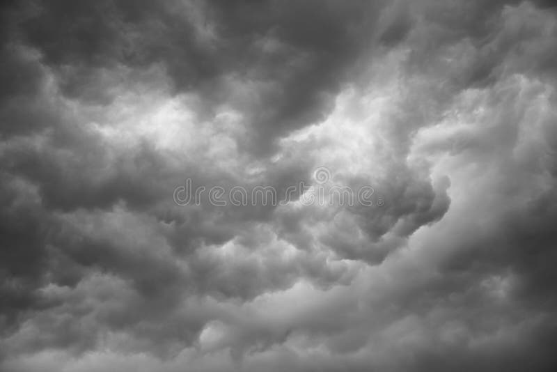 nuages-gri​s-dramatiq​ues-473858​67