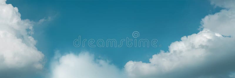 Nubes en el cielo azul en Sunny Day, paisaje de la naturaleza con un buen tiempo Mirada para arriba del tiro Largo y ancho fotografía de archivo Nubes en el cielo azul en Sunny Day, paisaje de la naturaleza con un buen tiempo Mirada para arriba del tiro Largo y ancho fotografía de archivo