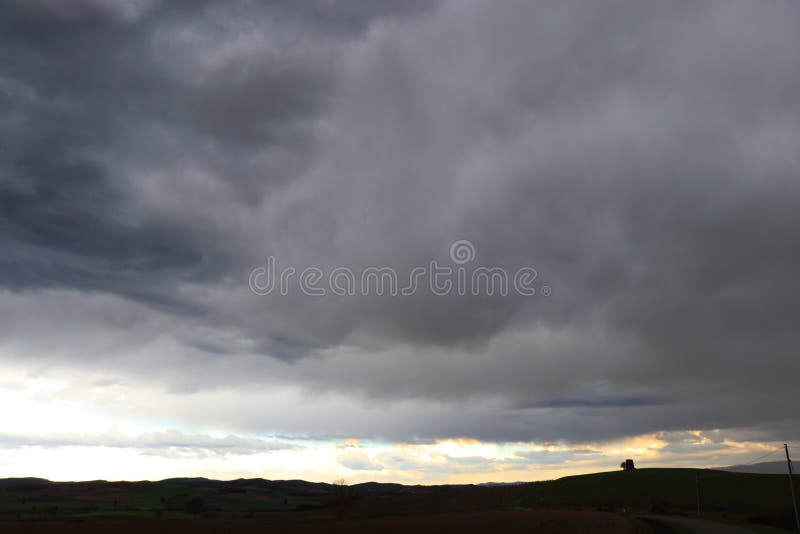 Nubes negras y tempestuosas imagen de archivo libre de regalías