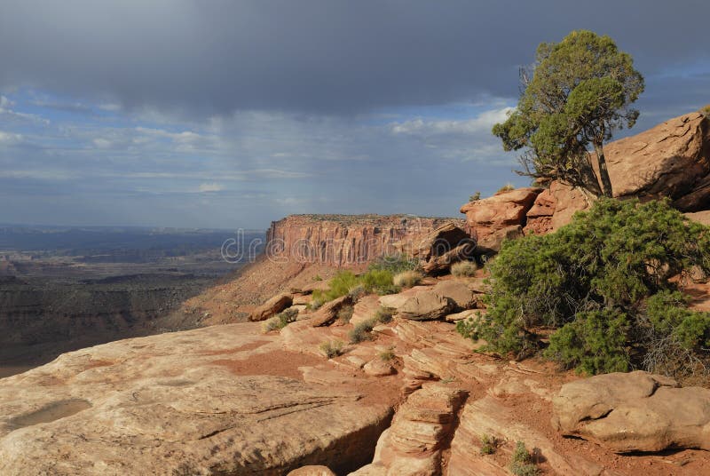 Nubi di tempesta sopra Canyonlands nell'Utah fotografie stock libere da diritti Nubi di tempesta sopra Canyonlands nell'Utah fotografie stock libere da diritti