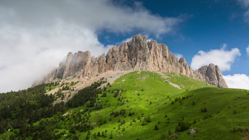 Nubi sopra le montagne