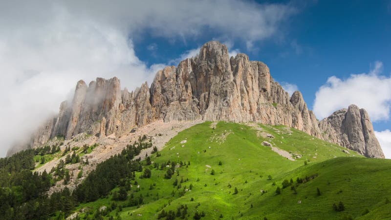 Nubi sopra le montagne