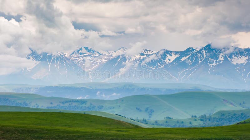 Nubi sopra le montagne