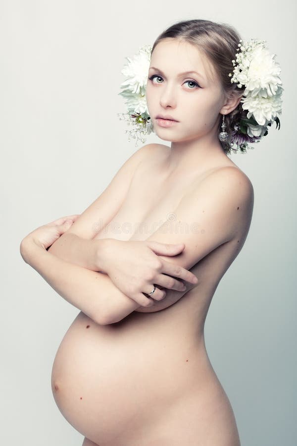 Nude pregnant woman Wife 600x900 image Nude pregnant woman picture