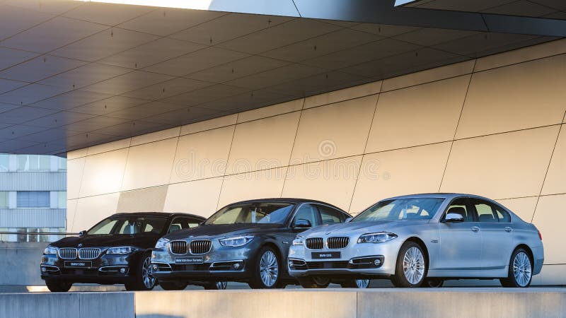 Nueva colección de 535 clases potentes del negocio y de la familia de BMW foto de archivo Nueva colección de 535 clases potentes del negocio y de la familia de BMW foto de archivo