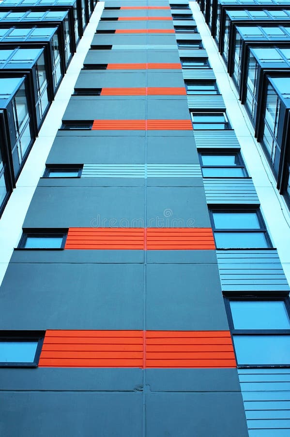 Escalera Al Aire Libre Moderna Con Los Paneles De Pared De Cristal