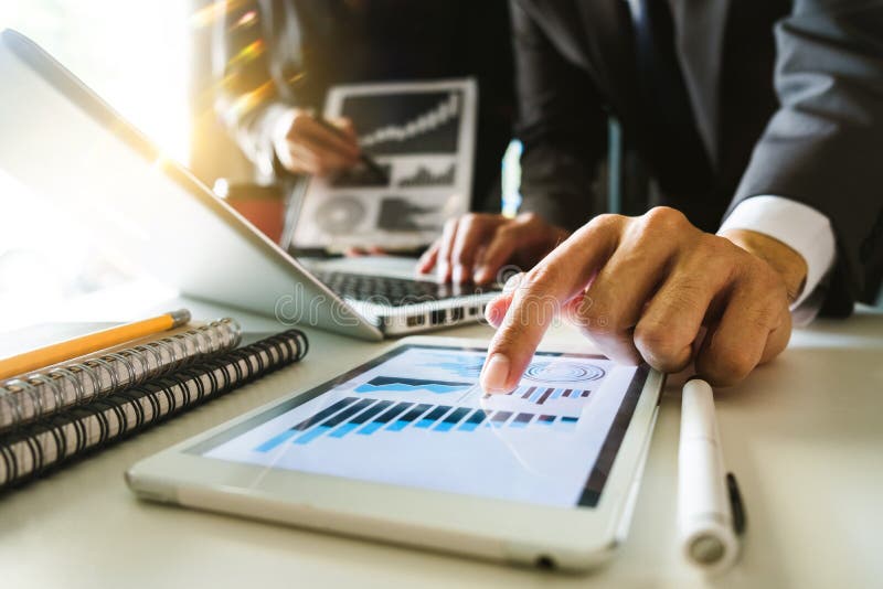 nuevo proyecto de inicio Concepto de trabajo de la reunión del equipo, imágenes de archivo libres de regalías nuevo proyecto de inicio Concepto de trabajo de la reunión del equipo, imágenes de archivo libres de regalías