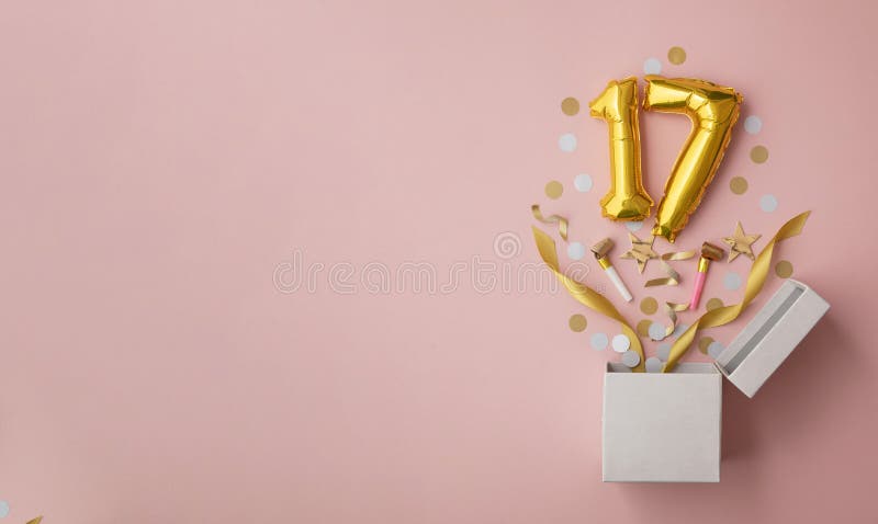 Chào mừng sinh nhật lần thứ 17 của bạn với một bóng bay mạ vàng và vàng lộng lẫy! Đăng kíện trên thẻ chúc mừng sinh nhật của bạn sẽ trở nên đặc biệt hơn bao giờ hết. Dành cho những ai muốn gửi lời chúc mừng sinh nhật tuyệt vời nhất cho người thân, bạn bè hoặc người yêu của mình.