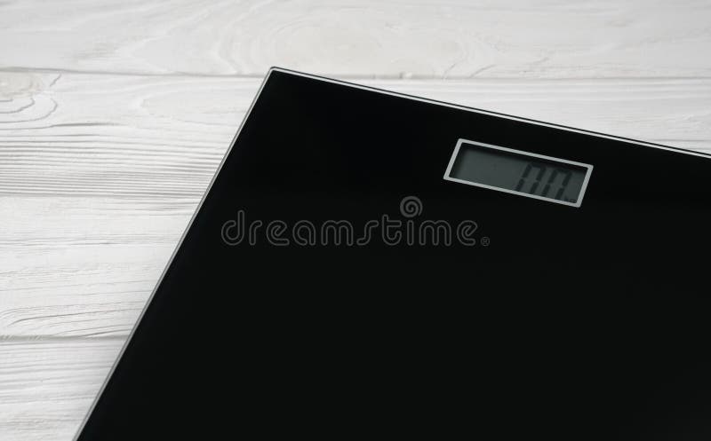 https://thumbs.dreamstime.com/b/number-zero-digital-bathroom-weight-scale-screen-white-wooden-background-148362471.jpg