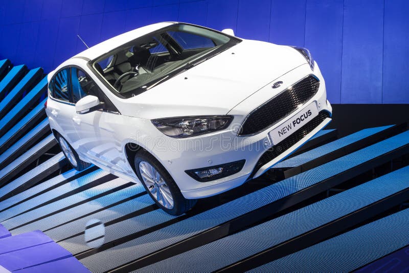 Nuovo Ford Focus su esposizione immagini stock libere da diritti Nuovo Ford Focus su esposizione immagini stock libere da diritti