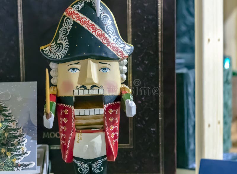 nutcracker A figura de um caráter fabuloso Decoração do ano novo fotos de stock nutcracker A figura de um caráter fabuloso Decoração do ano novo fotos de stock
