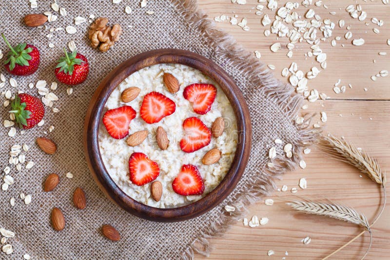 Nutririon saudável da dieta do papa de aveia da farinha de aveia do café da manhã