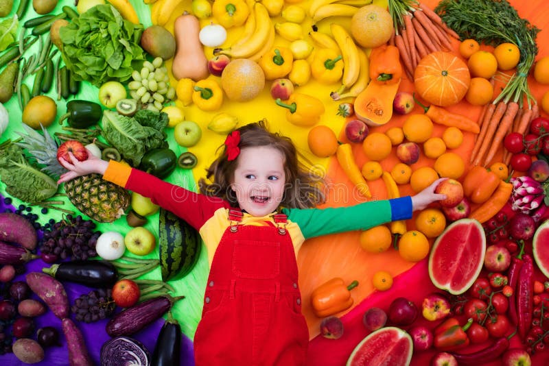 Nutrizione sana della verdura e della frutta per i bambini