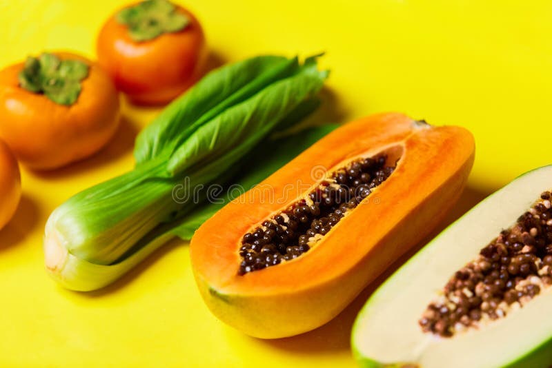 Nutrizione vegetariana sana Frutti organici crudi, BAC delle verdure fotografie stock libere da diritti Nutrizione vegetariana sana Frutti organici crudi, BAC delle verdure fotografie stock libere da diritti
