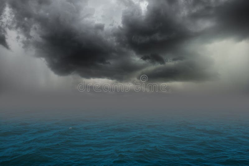 Nuvens de Stomy imagem de stock Nuvens de Stomy imagem de stock