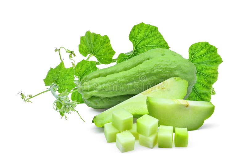 Ny chayote med det gröna bladet som isoleras på vit royaltyfri bild Ny chayote med det gröna bladet som isoleras på vit royaltyfri bild