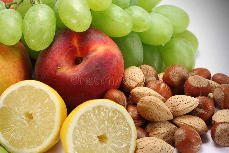 Färska sommarfrukter royaltyfria bilder