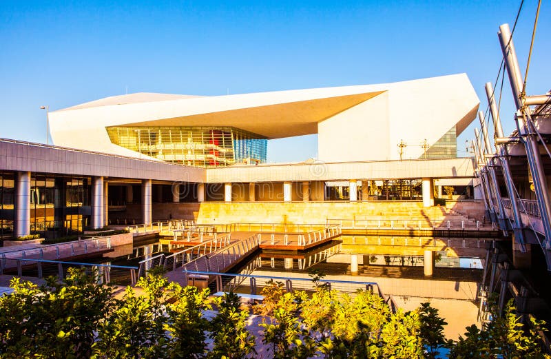Ny gränsmärke-Shanxi för Taiyuan kultur stor teater arkivbilder Ny gränsmärke-Shanxi för Taiyuan kultur stor teater arkivbilder