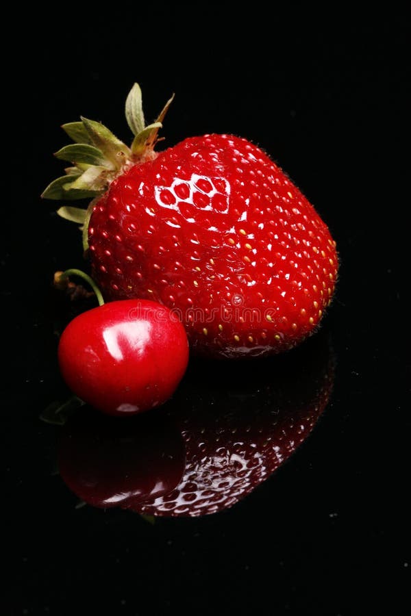 ny jordgubbe för Cherry arkivbild ny jordgubbe för Cherry arkivbild