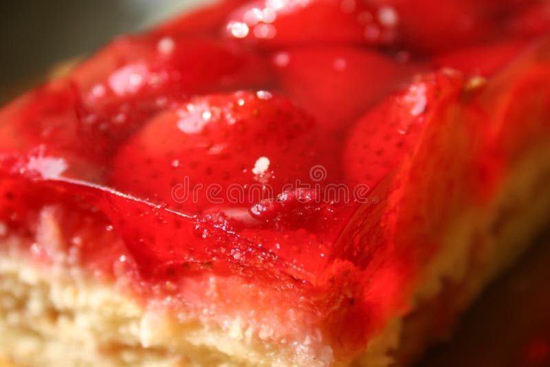 Ny jordgubbejordgubbe för cake arkivbild