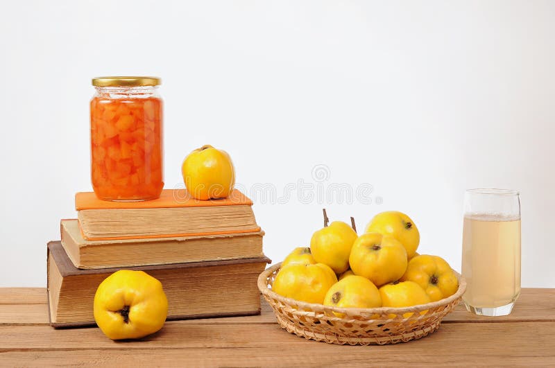 Ny kvittendriftstopp och fruktsaft arkivfoto