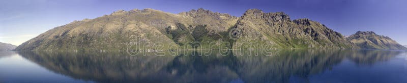 ny queenstown för lake wakatipu zealand arkivfoto ny queenstown för lake wakatipu zealand arkivfoto
