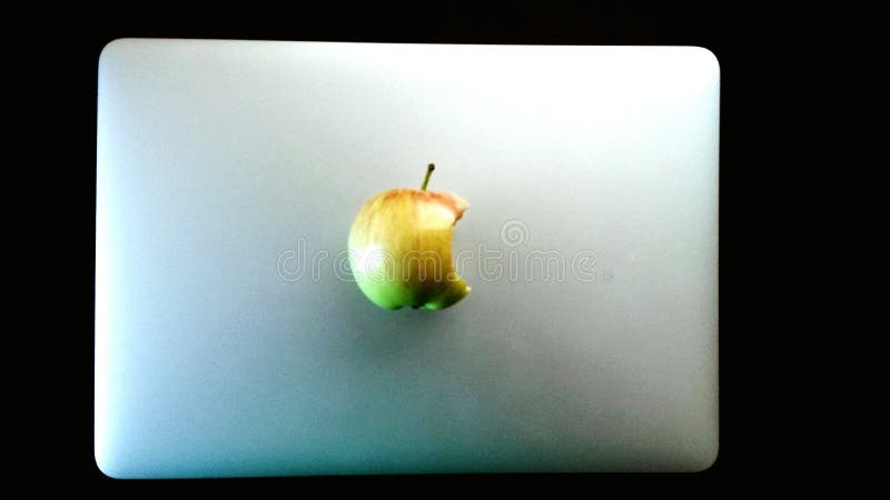 Ny äpplemacbook royaltyfria foton Ny äpplemacbook royaltyfria foton