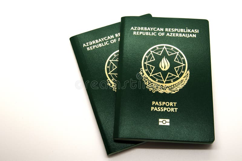 Nya Azerbajdzjan pass med mikrochipens royaltyfria foton Nya Azerbajdzjan pass med mikrochipens royaltyfria foton