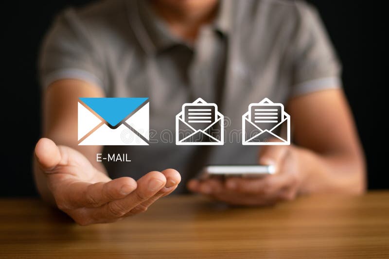 Nya e-postvarningar Business Email Communications och Digital Marketing Newsletters and Electronic Communications Technology arkivfoton