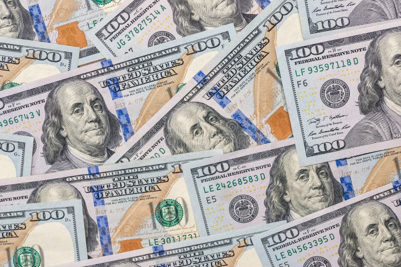 nya 100 oss dollarsedlar royaltyfri fotografi nya 100 oss dollarsedlar royaltyfri fotografi