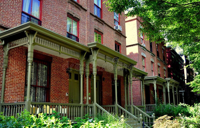 NYC Astor Row Houses Dans Harlem Image stock éditorial Image du