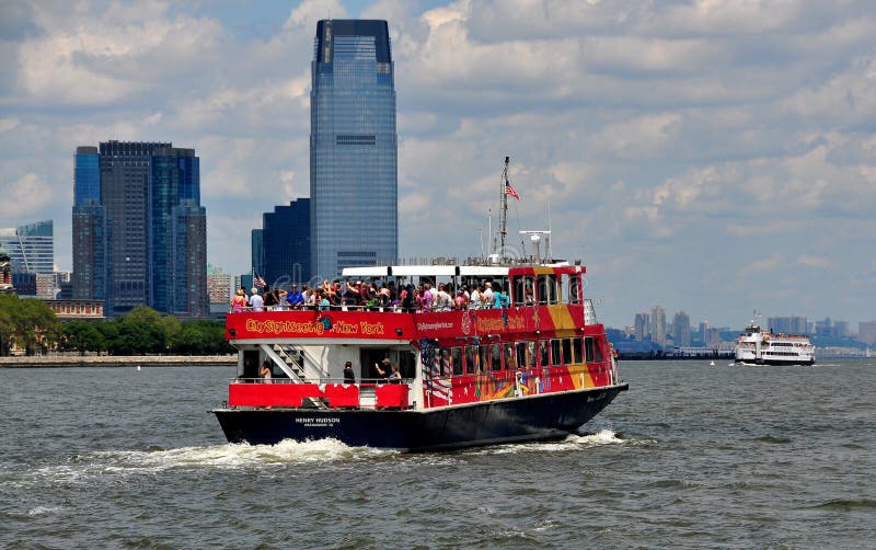 NYC: City Sightseeing Boat on Hudson River