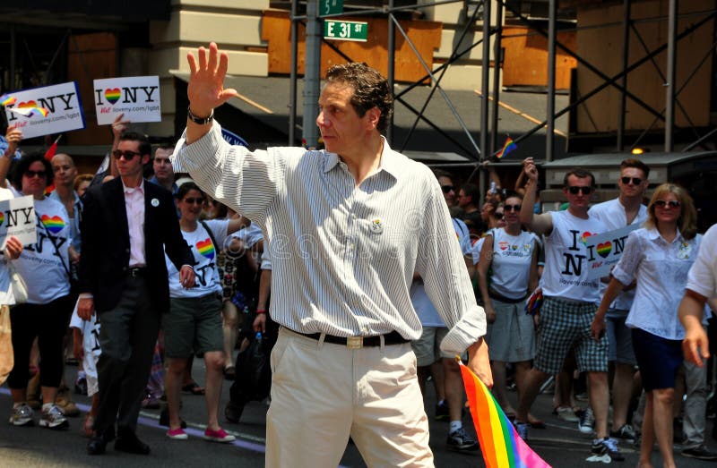 NYC: Gov. Cuomo przy 2013 Homoseksualnej dumy paradami