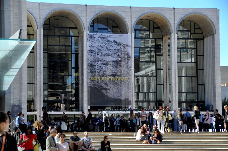 NYC: Het ontmoete Huis van de Opera & de Week van de Manier royalty-vrije stock afbeelding NYC: Het ontmoete Huis van de Opera & de Week van de Manier royalty-vrije stock afbeelding