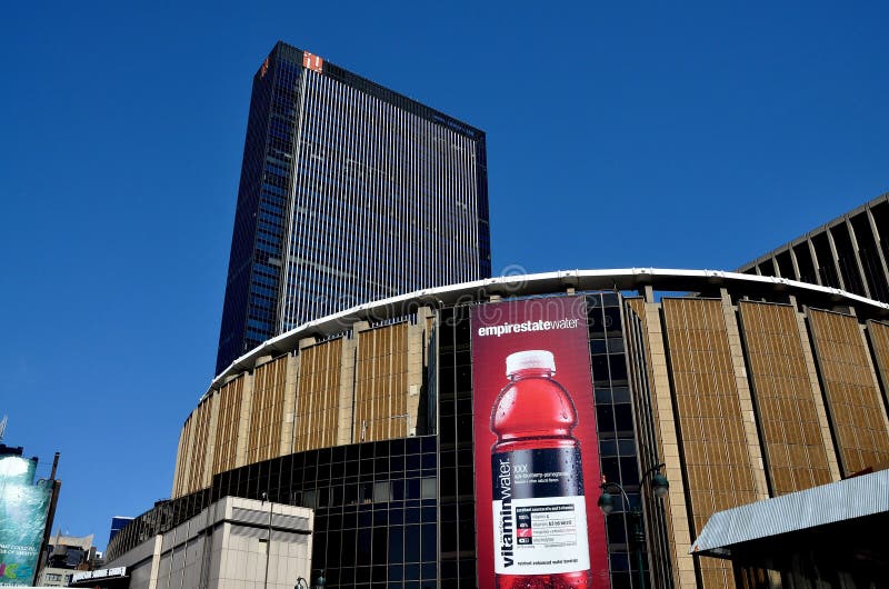 Madison square garden exterior hi-res stock photography and images