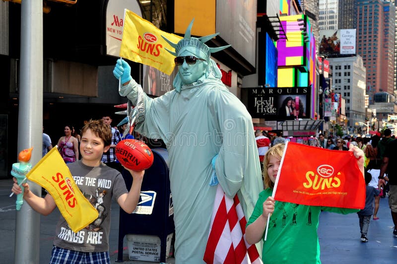 Human statue liberty times square hi-res stock photography and images -  Alamy