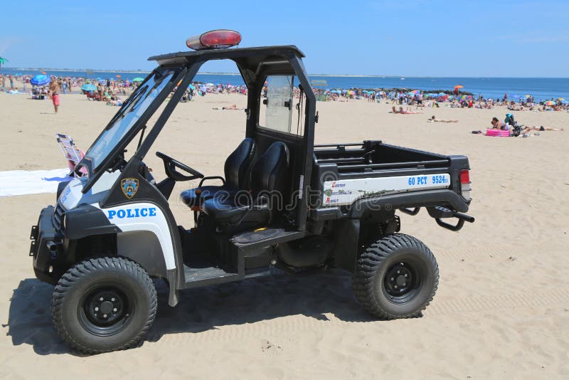 NYPD pojazd przy Coney Island plażą w Brooklyn fotografia stock NYPD pojazd przy Coney Island plażą w Brooklyn fotografia stock