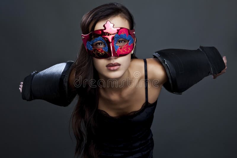 Närbildstående av den sexiga kvinnan i partimaskering. royaltyfri fotografi Närbildstående av den sexiga kvinnan i partimaskering. royaltyfri fotografi