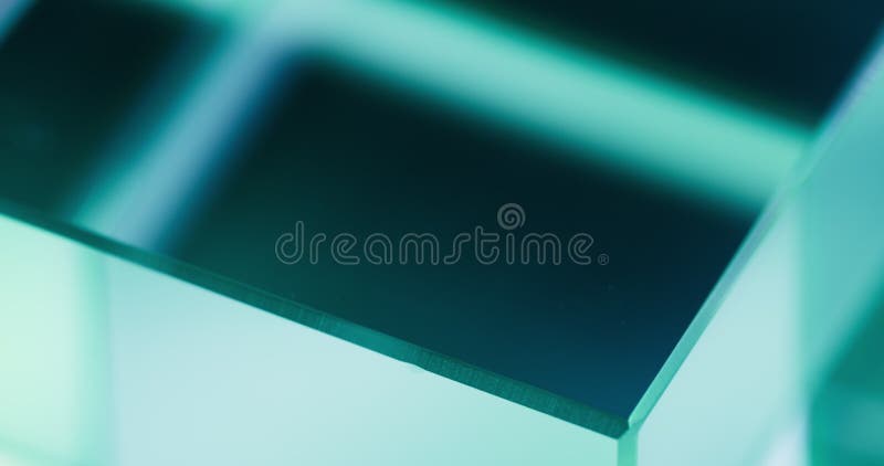 Néon lumière arrière-plan cube de verre rotation vert banque de vidéos