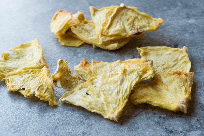 O abacaxi secado corta pronto para comer imagem de stock O abacaxi secado corta pronto para comer imagem de stock