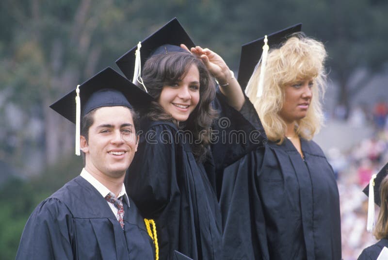O americano novo gradua-se na graduação UCLA, imagens de stock royalty free O americano novo gradua-se na graduação UCLA, imagens de stock royalty free
