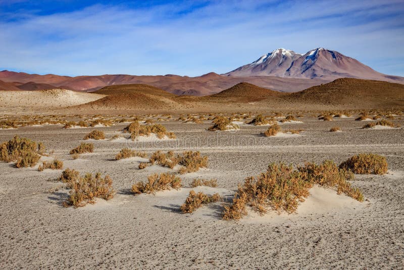 O anfiteatro ? forma??o geological bonita de vale da lua no deserto de Atacama, o Chile foto de stock O anfiteatro ? forma??o geological bonita de vale da lua no deserto de Atacama, o Chile foto de stock