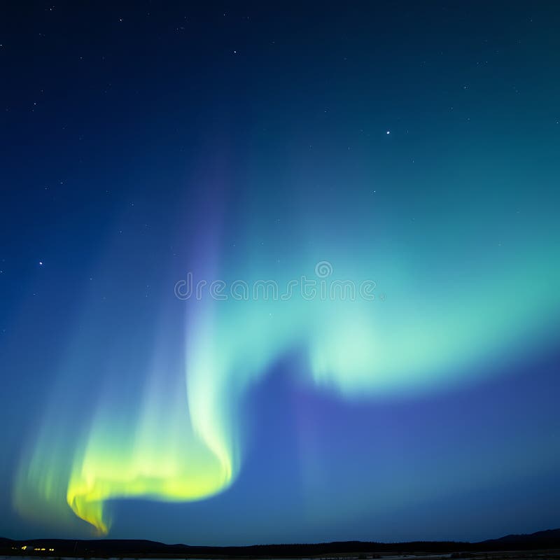 O aurora boreală strălucitoare în nuanțe de verde și violet pe cerul nopții royalty free illustration